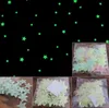 Fulgor de estrelas 3D na etiqueta fluorescente luminosa da etiqueta da parede escura para crianças Quarto do quarto do bebê Decoração home 1bag / 100 pcs IIA962