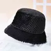 Trendy Autumn And Winter Women Hat Leisure Simulated Pearl Graceful Fisherman Hat Simple Fashion Warm Windproof Plush Basin Hats G220311