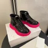 Battistrada slick boot di lusso qualità top design uomo stivali da donna stivali su tela e materiali in pelle traspiranti scarpetti superiori a Chelsea confortevole consolidata di spessore 01