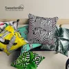 Summer Exotic Jungle Plant Throw Pillows Tropical Palm Leaves Cushion Cover Black White Geometric Background Home Decor Cushion/Decorative P