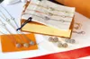 Europa Amerika Modeschmuck Sets Dame Damen Gold/Roséfarbenes Metall mit eingravierten V-Initialen Volldiamant Halbrund Charm Halskette Armband Ohrringe
