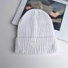 2021 Hoge kwaliteit klassieke gebreide beanie caps voor heren dames herfst winter warme dikke wol borduurwerk koude hoed paar mode straat hoeden