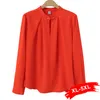 blusa de chiffon cinza