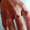 Minimalistyczna biżuteria Srebrny kolor Geometryczne pierścienie dla kobiet Regulowany Round Triangle Heartbeat Ring Bague Femme