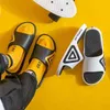 Slippers New Luxury Designer Men Women Shoes Outdoor Couple's Slipper Sandals Antiskid Indoor Men's Home Bathroom 220302