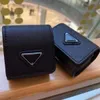 Klassisk designer hörlurstillbehör AirPods Fall för 1 2 3 Airpod Pro Cases Fashion P Protection Black Earphone Package Key Chain Cover