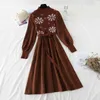 春のニットパッチワークの女性のドレス韓国のパフスリーブAラインスリムな包帯長いESオフィスレディエレガントなローブ210514