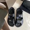 Kadınlar Lüks Çizmeler Sandalet Bayan Terlik Ayakkabı Kadın Için 2022 Kadın Ayakkabı Açık Tasarımcı Sandales Spor Atletik Fitness Sneakers