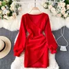 Robe rouge Femmes Manches longues V-Col V-Col Argent Fil Mini Bodycon Party Automne Hiver Slim Club Robes de Mujer 210603
