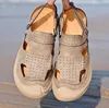 Sandálias dos homens de verão Sandals Genuine Couro Meninos Chinelos Gladiador Homens Beach Sandal Soft confortável ao ar livre Sapatos 38-46