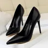 Le donne classiche Dress Shoes Lady Pointed Toe Women 7.5cm 10.5cm Tacchi alti Pompe di nozze per feste 35-43