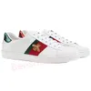 Mens Italy Bee Casual Shoes Women White Flat Leather Shoe Green Red Stripe Embroidered Tiger Snake Couples Trainers Des Chaussures