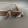 Новейшие дизайнерские треугольные серьги, очаровательные женские металлические круглые серьги-гвоздики для девочек, подвеска-гвоздики с буквенным принтом, серьги для подарка