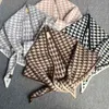 Sciarpa triangolare lavorata a maglia di lana calda su entrambi i lati Indossa scialle scozzese da donna Sciarpe coreane autunno inverno