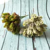 30ピース/ 1バンドルシミュレーショングリーン植物の人工プラスチック製の花のための家のテーブル装飾的な結婚式のdiyキャンディーギフトボックスの花の花輪