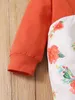Baby-Jumpsuit mit Buchstaben- und Blumenmuster und Rüschenbesatz SIE