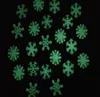 Venster Decoraties in de Dark Glow Snowflake Fluorescentielamp 3D Sticker Kerstmis Kinderen Slaapkamer Decoratie Kerst 50pcs / Set