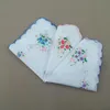 Fazzoletto di cotone Fazzoletto da donna ricamato floreale Fazzoletto da donna Flower Lady Hankies Mini SquareScarf Boutique Pocket Towel HHC6853