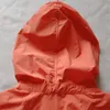 Yaz güneş ışığı Kapşonlu Ceket Gündelik basit Avrupa ve Amerikan tarzı sevenler için güneş koruyucu giysiler Moda erkek gençlik ceketi İşlemeli Rozet Kabanlar