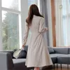 高品質のファッション秋のカジュアルなオフィスの女性シングルブレストターンダウンカラー韓国シックな女性スプリットドレス210514