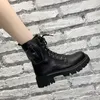 Stivaletti in pelle colori neri Donna Autunno Inverno Punta tonda Scarpe stringate Stivali con plateau moda donna Stivali da combattimento per donna