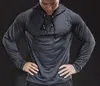 秋の冬の濃厚なランニングTシャツの男の男性長袖フード付きジムTシャツFiessトレーニング