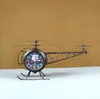 Shabby Effect Metal Helikopter Model Biurko Zegar Handmade Kute Bracket Bracket Zegar Samolot Decor Art Craft Ornament Meble 211112