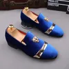 Ny Fashion Gold Top and Metal Toe Men Velvet Klänning Skor Italienska Mens Klänning Skor Handgjorda Loafers Plus Size 38-46