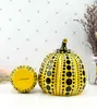 Pumpkin Kusama Yayoi Artista Modern Sculpture Polka Dot Art Art Home Decorations Interior Artes Casamento de Artes de Artes 2103263512785