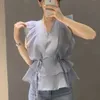 Coréia Chic Moda Temperamento V-Neck Ruffing Costura Cor Sólida Lace-up Cardigan Camisa Blusa Mulheres Verão 16w1448 210510