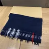 Med Box Gift Winter Luxury 100 Cashmere Scarf Män och kvinnor Designer Classic Big Plaid Scarves Pashmina Infinity Scarfs 180x30cm1839609