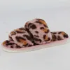 Ginchasio Frauen Hausschuhe Kunstpelz Flauschige Winter Kurze Plüsch Leopard Farbe Offene spitze Fuzzy Gemütliche Schlafzimmer Hause Pelzigen Hausschuhe Y0902