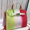 2021 Color Portable Bolsa de gelatina personalizada Bolsos de hombro Messenger Femenino de compras Europa y América Rainbow Frosted 5532032