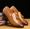 Luksusowe Męskie Mokasyny Buty Brogue Wskazówka Wskazówka Monk Pasek Slip On Brown Black Formal Sukienka Office Wedding Casual Leather Designer But