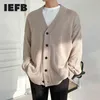 IEFB Korean singelbröst v Collar Kintted Cardigan Tröja Mäns Ytterkläder Trendig Handsome Mens Knitwear Vår Höst 9Y4499 210818