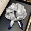 53*53cm Kvinnor Liten Sidenscarf Fyrkantigt Tryck Wrap Foulard Femme Näsduk Bandana Hals Hår Skinny Tie Scarves Sjalar