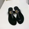 Flip Flops Slipper Sandals للصنادل بالجنسين ، يمكن استخدامه في فصل الربيع والخريف ، ويوفر زوجًا من الجوارب 35-41