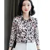 Koreanska kvinnor silke skjortor blusar kvinna leopard tryck långärmad skjorta toppar plus storlek satin blommig blus topp 210427