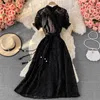 Neploe Vintage Court Style Hook Flower Hollow Robe Kvinna Puff Sleeve Lace Hollow Out Knapp Vestidos Bandage Waist Dress Women Y0726