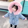 Inverno Autunno Ragazze Giubbotti Cappotti per bambini Collo di pelliccia Più Velluto Denim spesso Capispalla per bambini Abbigliamento per bambini HPY040 211204