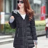 LY Varey Lin Winter Women Eleganckie bawełniane płaszcze Koreański styl Z Długim rękawem z rękawiczkami Solid damskie Kapturem Kurtki 210526