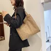المرأة حقيبة تسوق حمل قماش مصمم حقائب فاخرة مخلب محفظة أنماط جديدة HBP مع إلكتروني الكتف PS091301 4Color اختيار