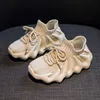 2021 Moda Crianças Sapatos Casuais Slip-On Verão Respirável Leve Crianças Tênis de Corrida Tênis Menina Menino Fly Weave Sapatos de Bebê Y0809