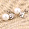 Pendientes de perlas de perlas pequeñas de acero inoxidable chapado en oro de lujo para niñas