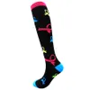 300 adet / grup 28 Renkler Kadın Erkek Sıkıştırma Çorap Naylon Spor Çorap 15-20mmhg Koşu için Yürüyüş Uçuş Seyahat Dolaşımı Atletizm Çorap