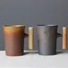 Japansk stil vintage keramik kaffe rånar tumbler rost glasyr te mjölk öl med trähandtag vatten kopp hem kontor drinkware 210804