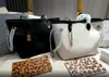 2022 designer Leopard MM PM Fourre-tout en cuir Sac à main Womens Pouch Wallet Composite Sacs de plage Shopping Embrayage Wild Heart capsule Sac en toile