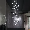 ペンダントランプモダンなシンプルなガラスボールLEDシャンデリア屋内ヴィラリビングルーム階段照明ロビークラブハウスの装飾ぶら下がりライト