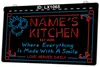 LX1065 Leuchtschild „Your Names Kitchen Where Everything Is Made With A Smile Love Served Daily“, zweifarbige 3D-Gravur