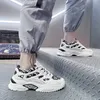 2021 Mężczyźni Kobiety Buty Biegły Biały Czarny Szary Niebieski Moda Męskie Trenerzy Oddychające Sporty Sneakers Rozmiar 37-44 QC